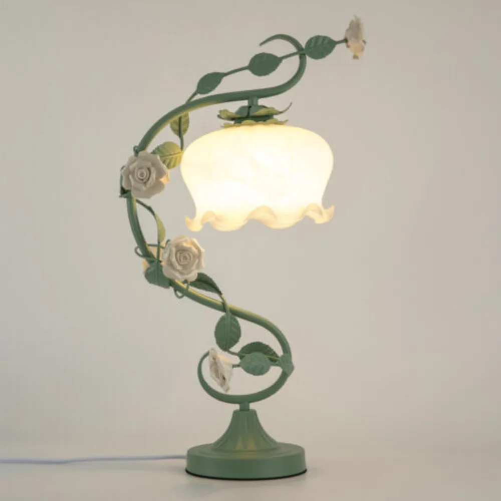 Artistic Nature-Themed Flower Desk Lamp - Image 2