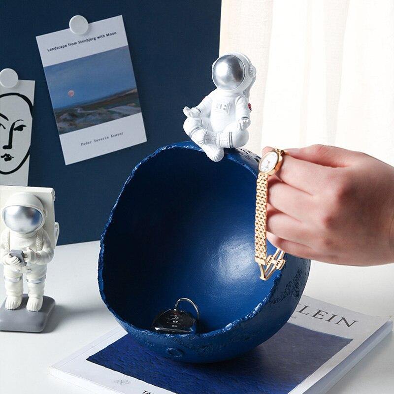 Astronaut Figurine Storage Box - Image 3