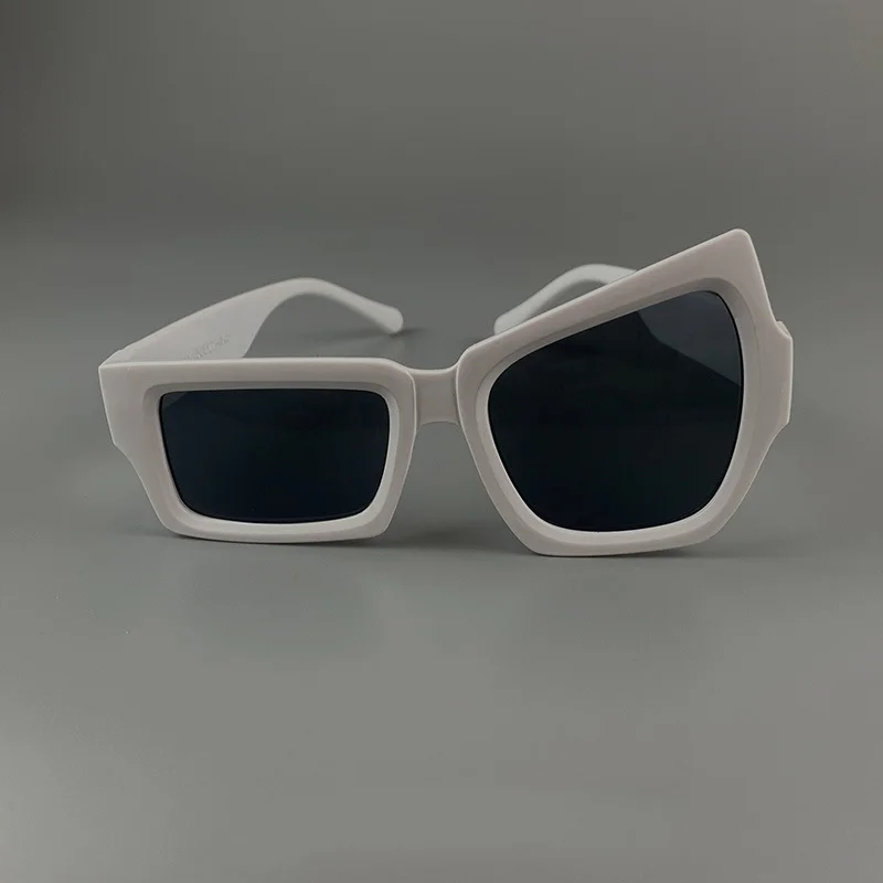 Bold Eye Geometric Sunglasses - Image 2