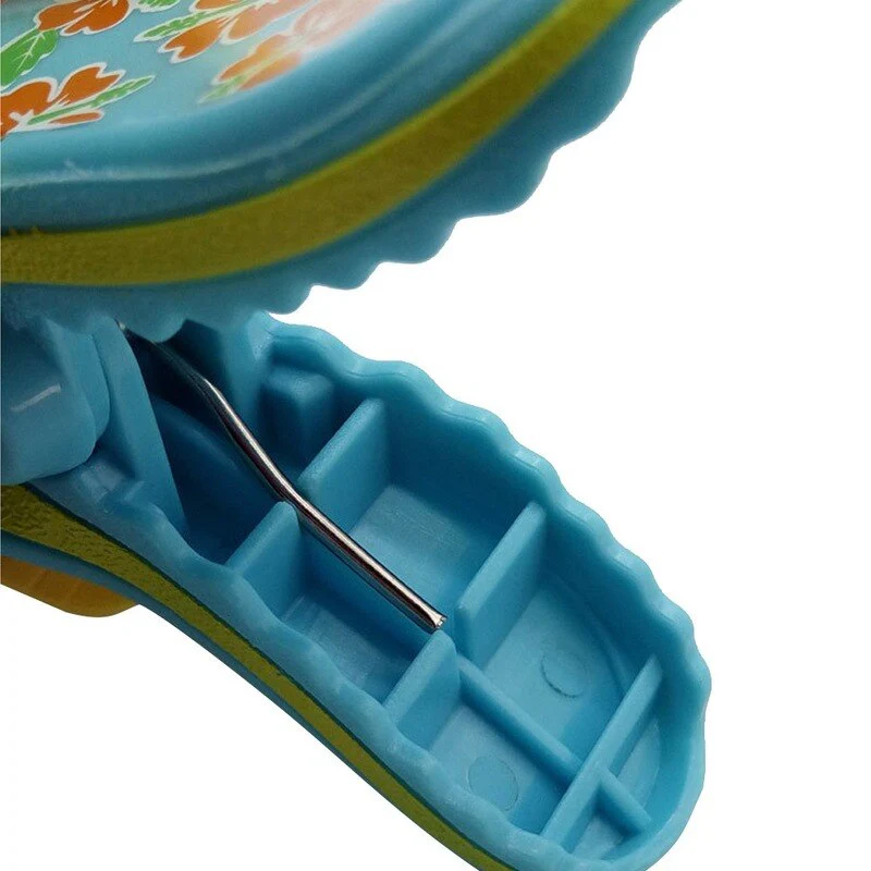 Cartoon Beach Towel Holder Clip Set - Image 6