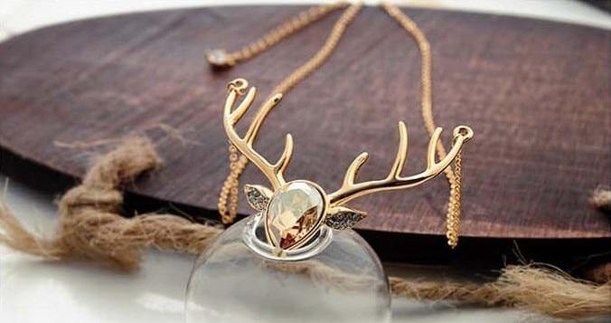 Christmas Elk Necklace - Image 3