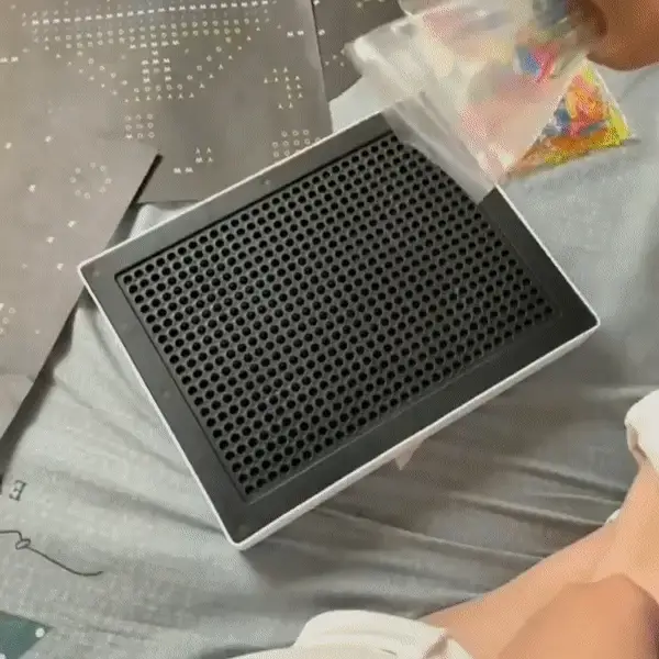Creative LED 3D Pixel Puzzle Toy Set - Image 3