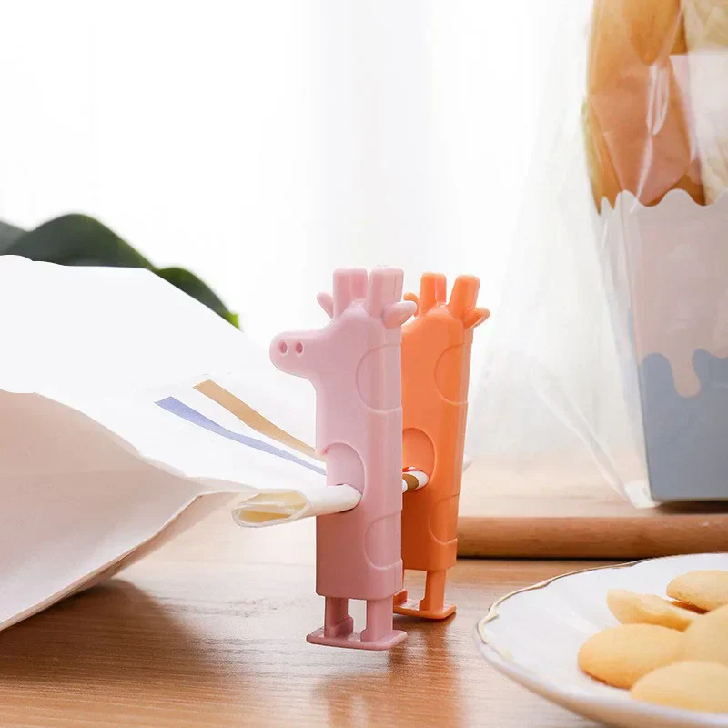 Cute Giraffe Plastic Bag Sealing Clip - Image 4