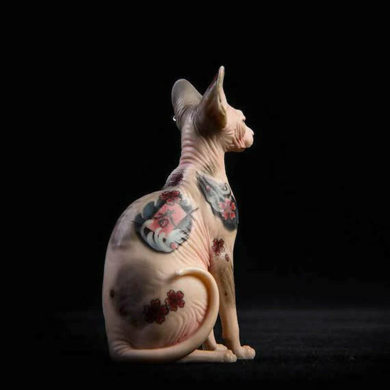 Decorative Tattooed Hairless Cat Figurine - Image 5