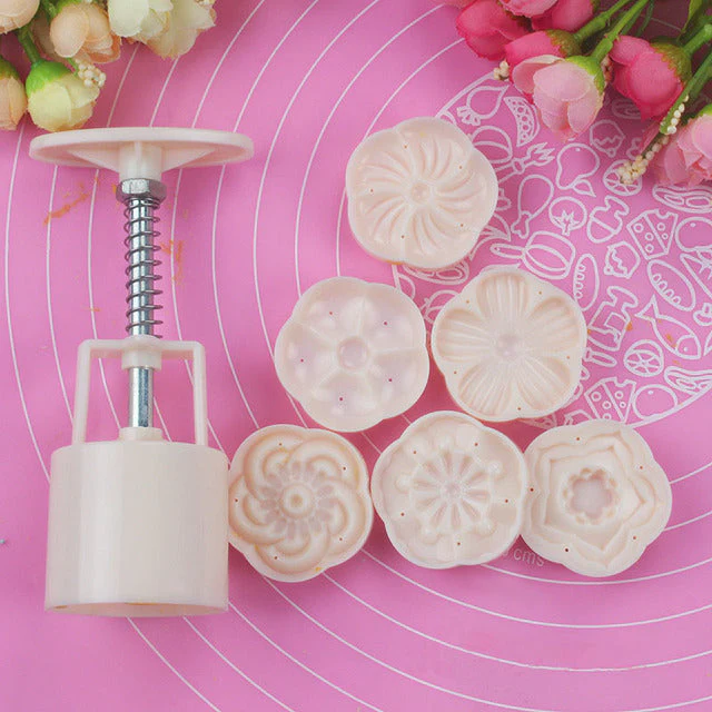DIY Flower Shape Cookie Cutter - Image 2