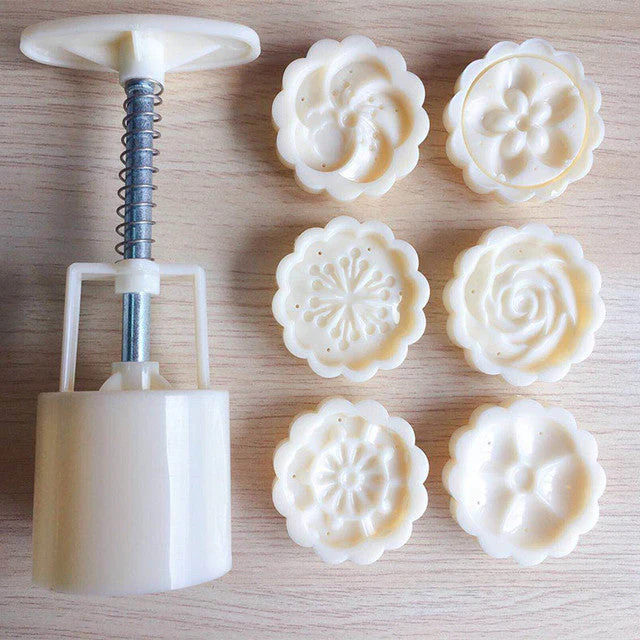 DIY Flower Shape Cookie Cutter - Image 3