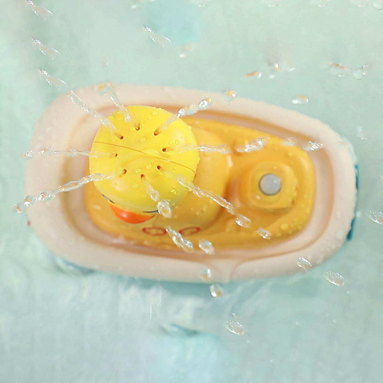 Electric Floating Bathtub Duck Toy Sprinkler - Image 5
