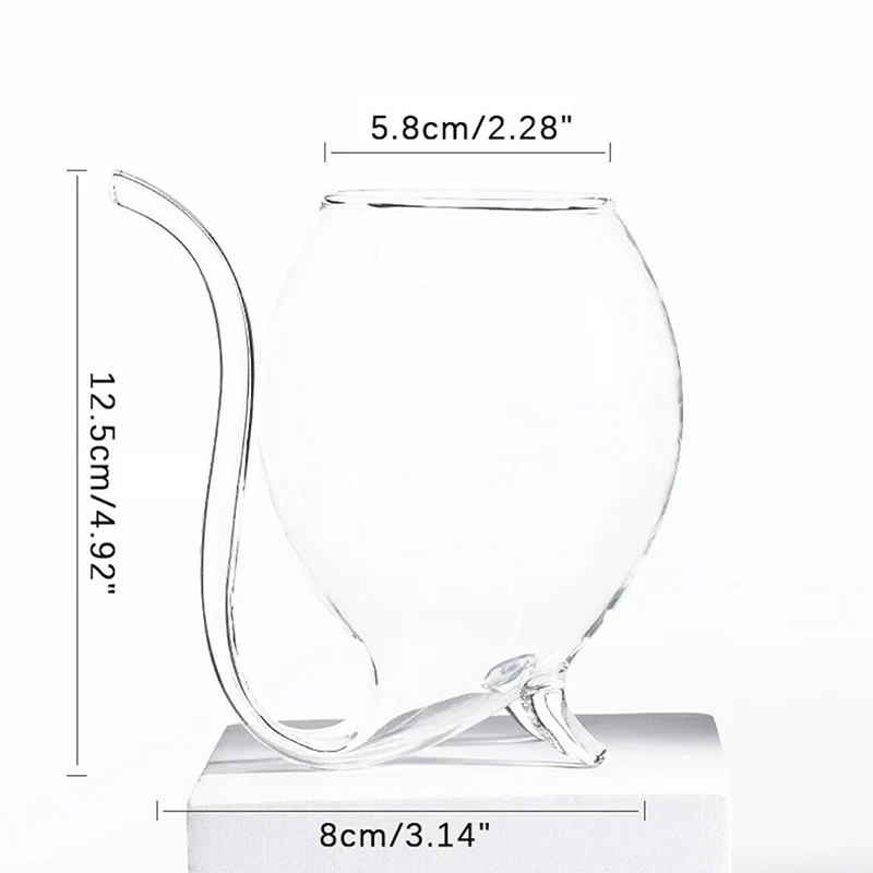 Elegant Curved Art-Inspired Cocktail Glass - Image 6