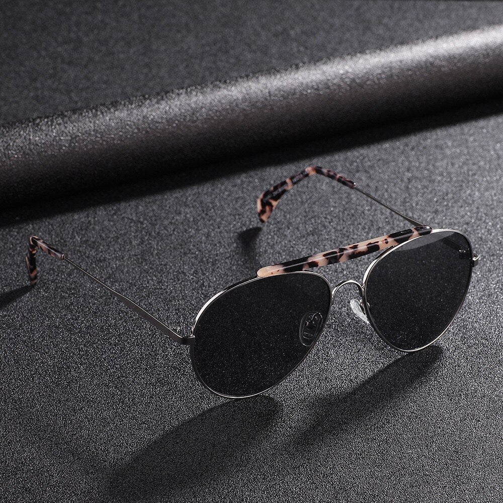 Elegant Men's Luxury Leather Gift Set - Image 8