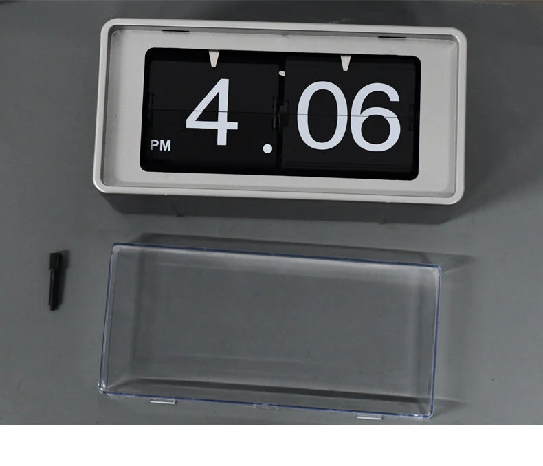 Elegant Retro Auto Flip Desk Clock - Image 2