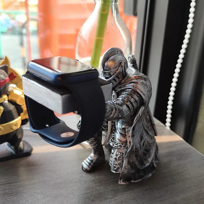Guardian of Timepiece Medieval Watch Holder - Image 3
