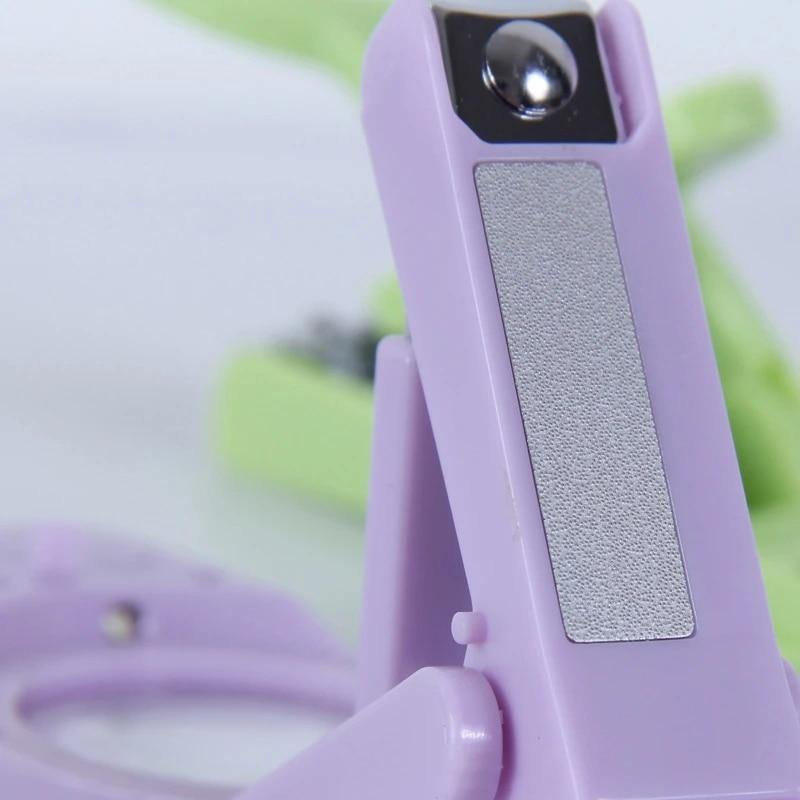 LED Magnifier Nail Clippers - Image 4