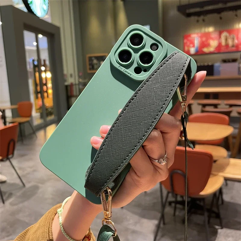 Luxury Detachable Crossbody Necklace Wrist Strap iPhone Case - Image 8