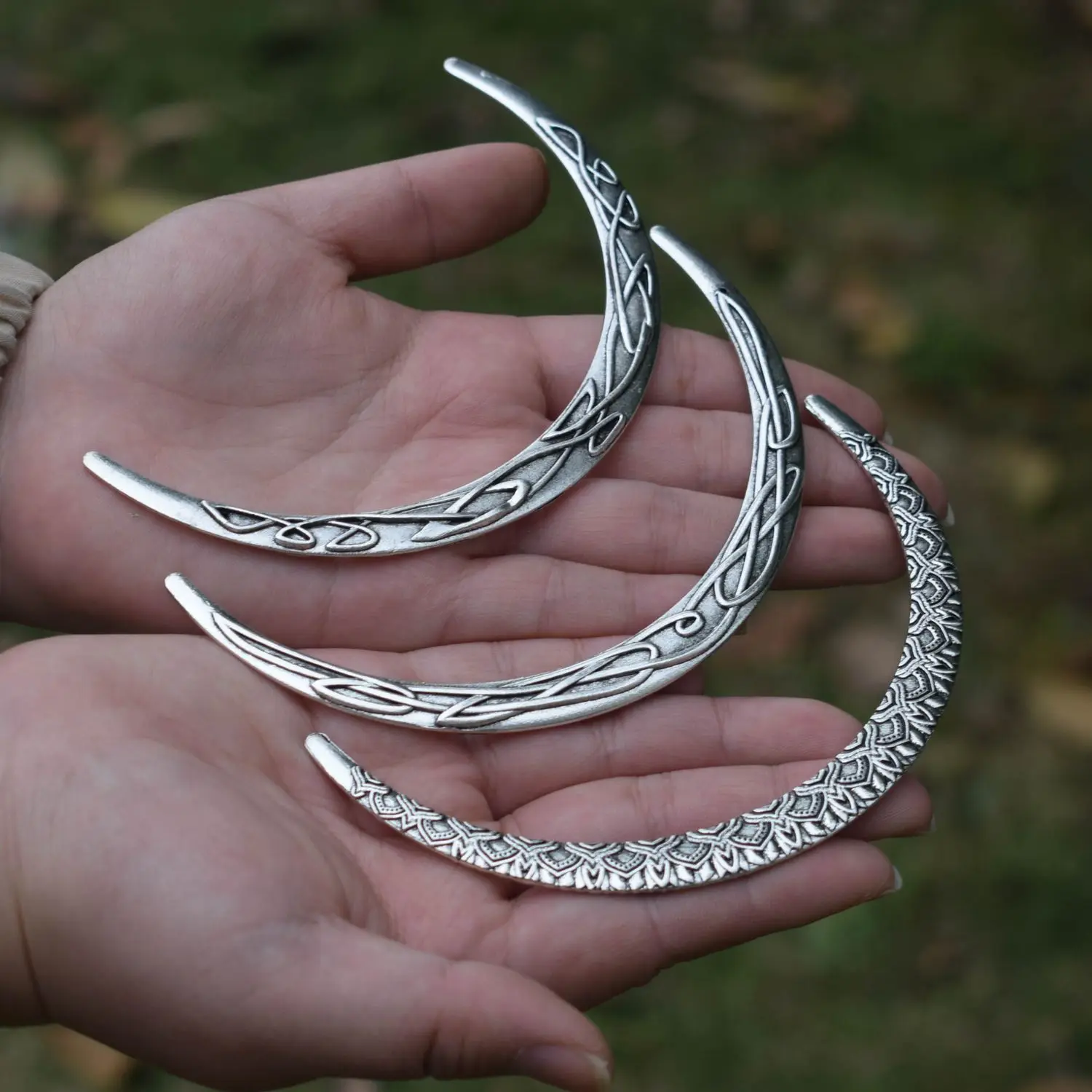 Medieval Crescent Moon Hair Stick - Image 6