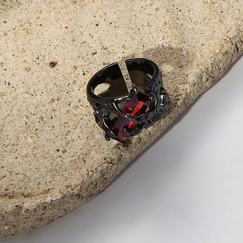 Midnight Majesty Zircon Ring - Image 3