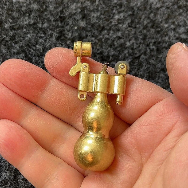 Miniature Retro Peanut Style Kerosene Lighter - Image 3
