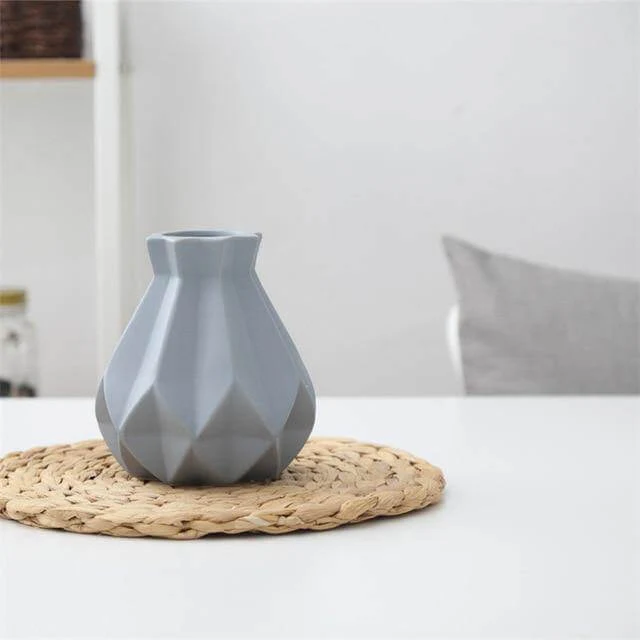 Modern Europe Brief Matt Diamond Porcelain Ceramic Vase - Image 4