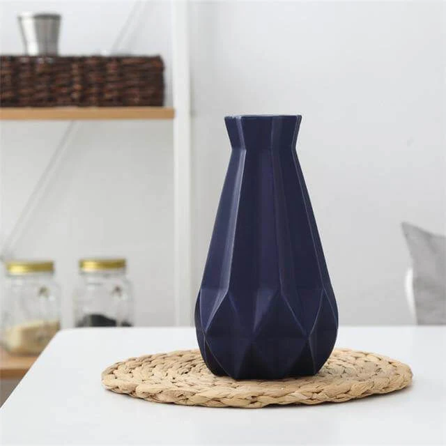 Modern Europe Brief Matt Diamond Porcelain Ceramic Vase - Image 5