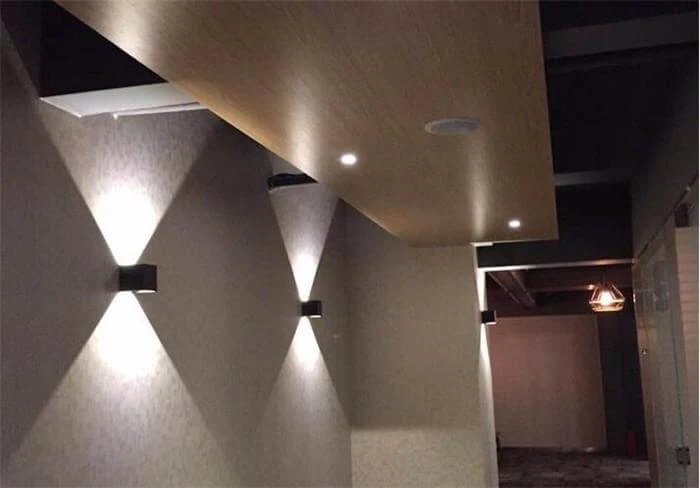 Modern LED Wall Light - Image 4