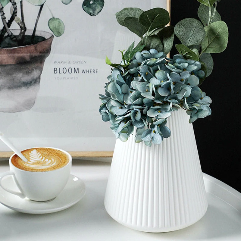 Nordic Style Elegant Origami Flower Vase - Image 2