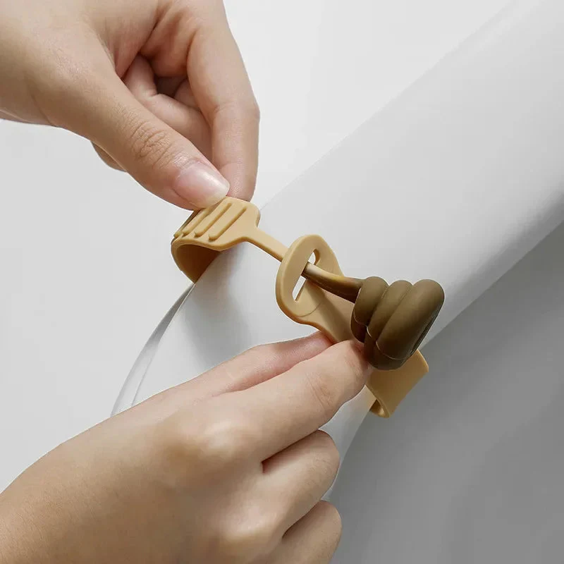 Poop Shape Silicone Toilet Lid Lifter - Image 3