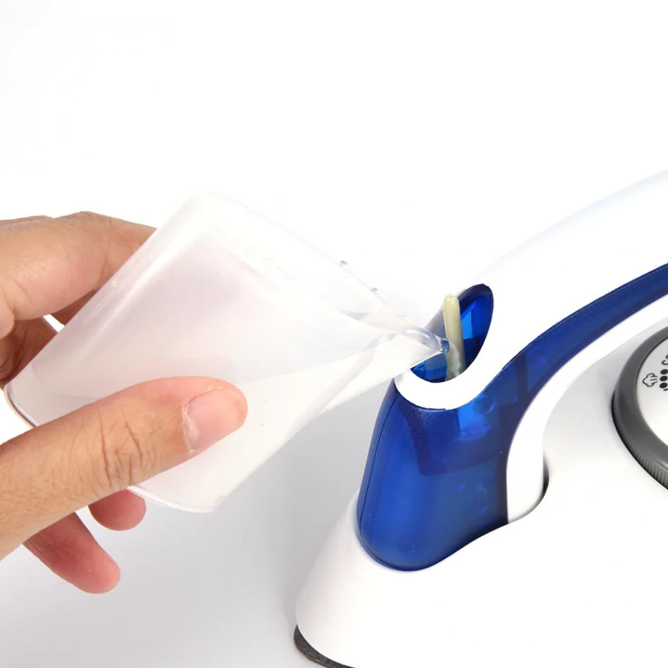 Portable Mini Electric Iron for Traveling - Image 4