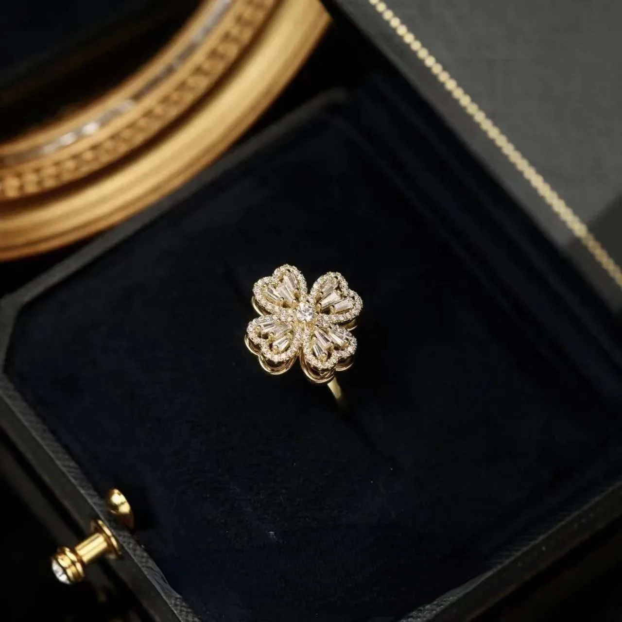 Rotating Flower Zircon Clover Ring - Image 8