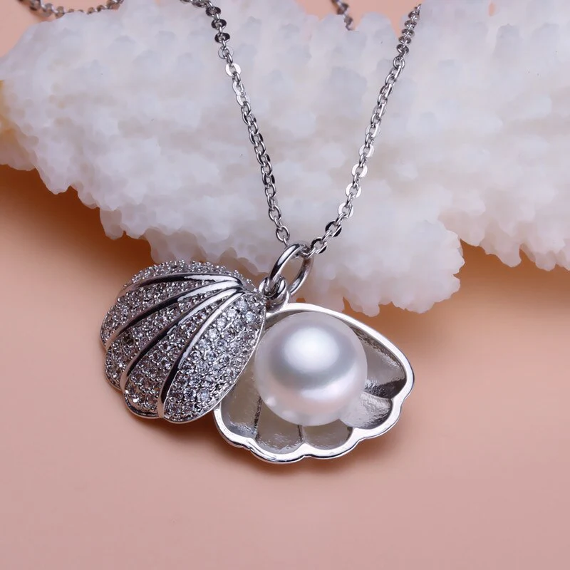 Sea Charm Shell Pendant Necklace - Image 3