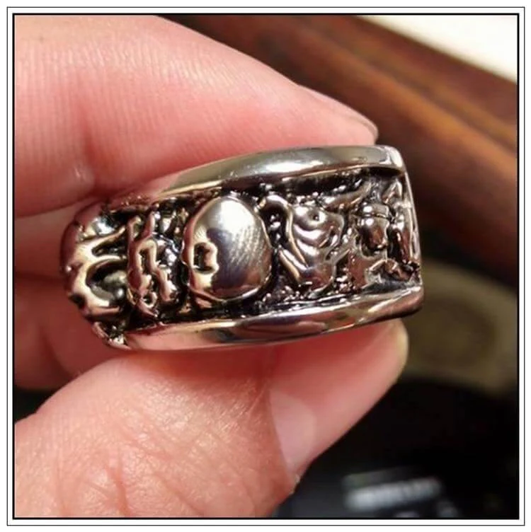 Silver Gothic Skull Unisex Rings - Image 3