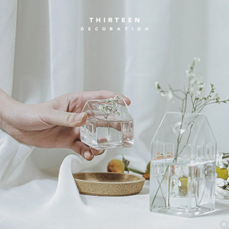 Simple Mini House Glass Flower Vase - Image 4