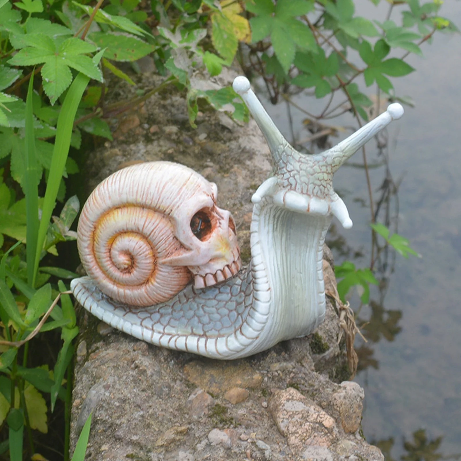 Snail Skull Halloween Patio Sculpture - Image 3