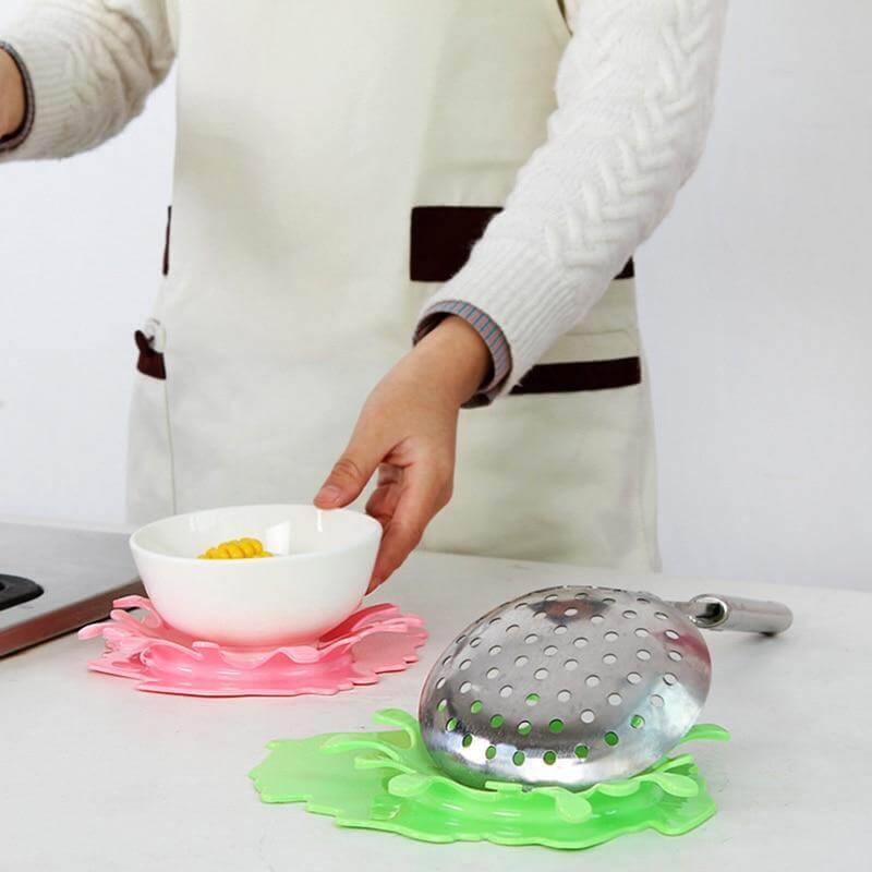 Splashing Tomato Sauce Spoon Holder - Image 4
