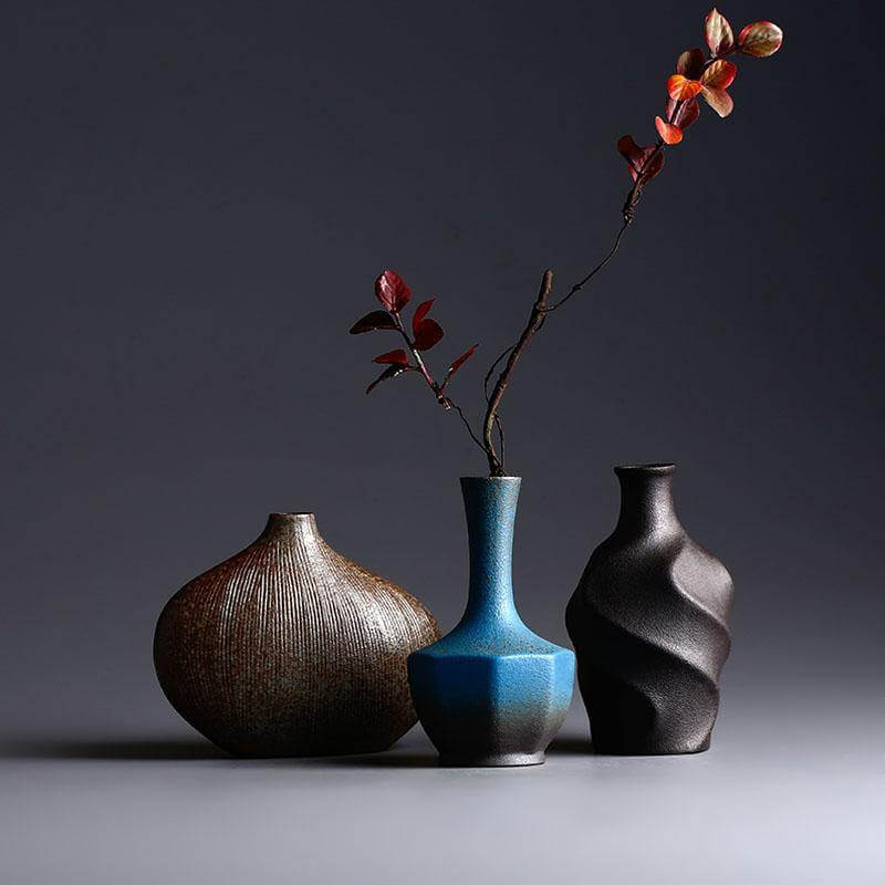 Traditional Chinese Ceramic Vases - Image 12