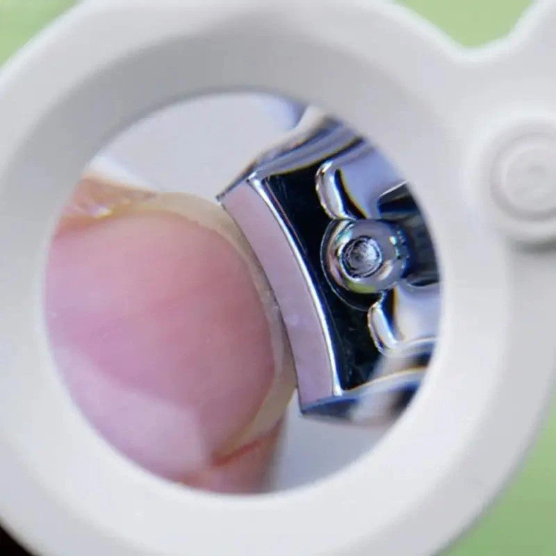 Ultra Zoom LED Professional Easy Nail Clippers - Image 2