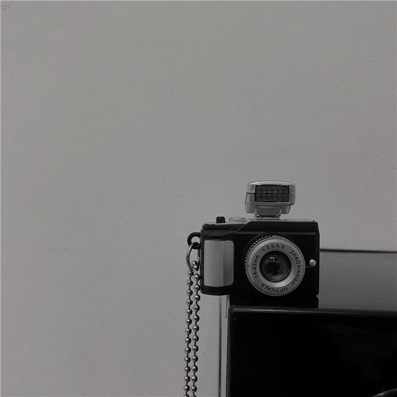 Vintage Camera Shaped Flashlight Necklace - Image 2