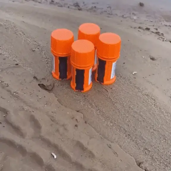 Waterproof Emergency Outdoor Survival Lighter Kit - Image 7